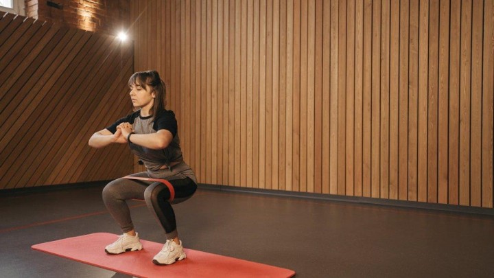 5 Jenis Olahraga yang Cocok Dilakukan di Malam Hari, Bisa Bantu Turunkan Berat Badan